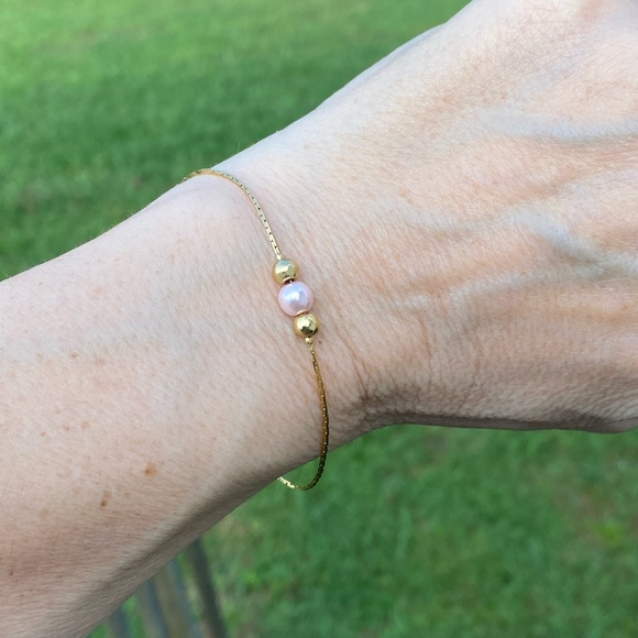 Pink faux Pearl gold tone fashion bracelet - Picture 8 of 10